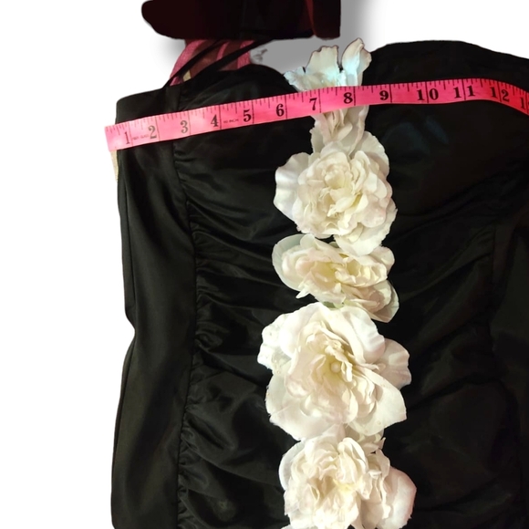 Long black Ruched evening Dress. Adorned With White Roses. Size 8 - Picture 4 of 8